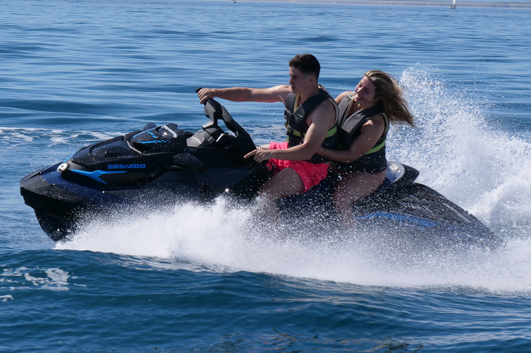 Motos de agua con Licencia